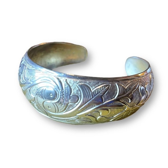 Silver Tone Cuff Bracelet Yin Yang Fish Design Floral Pattern - Picture 4 of 9